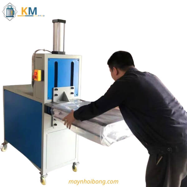 Gối ép chặt việc đóng bao gối trở nên dễ dàng